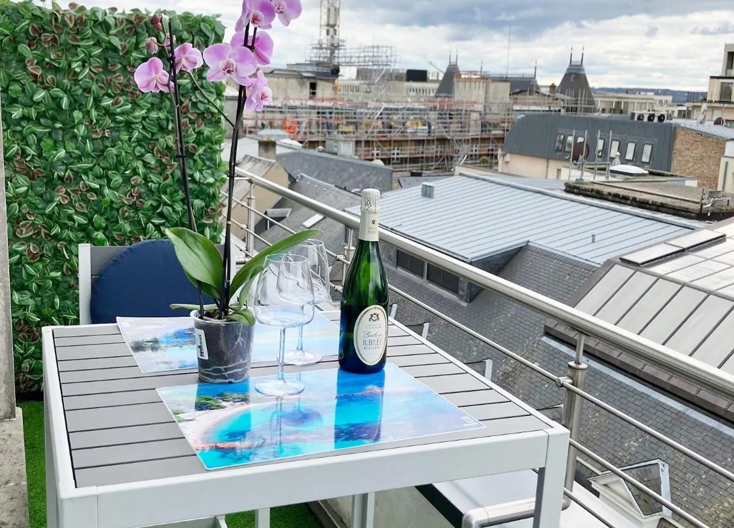 Unique Penthouse Terrasse Privative 1-4 Personnes A Cote De Louis Vuitton Apartment Luxembourg