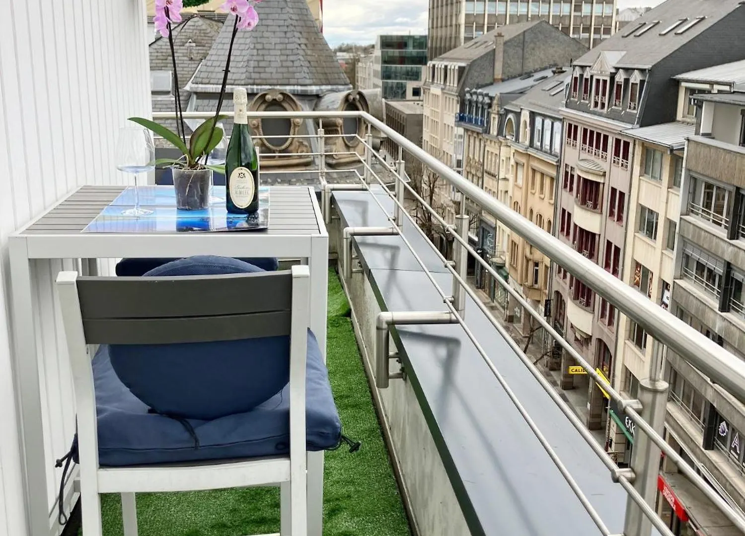 Unique Penthouse Terrasse Privative 1-4 Personnes A Cote De Louis Vuitton Apartment Luxembourg